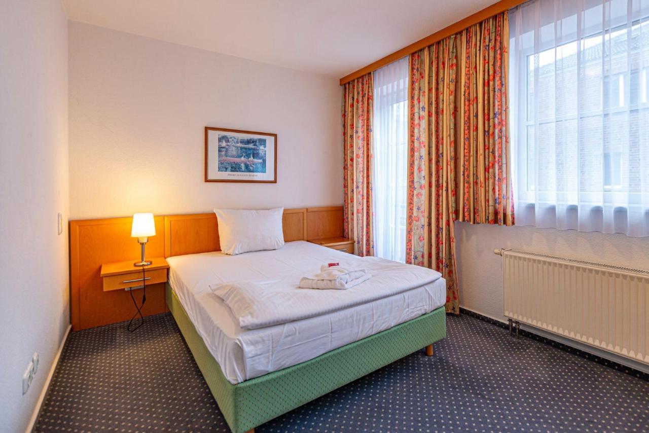 Hotel Rostock West Im "Kritzmow Park" 外观 照片
