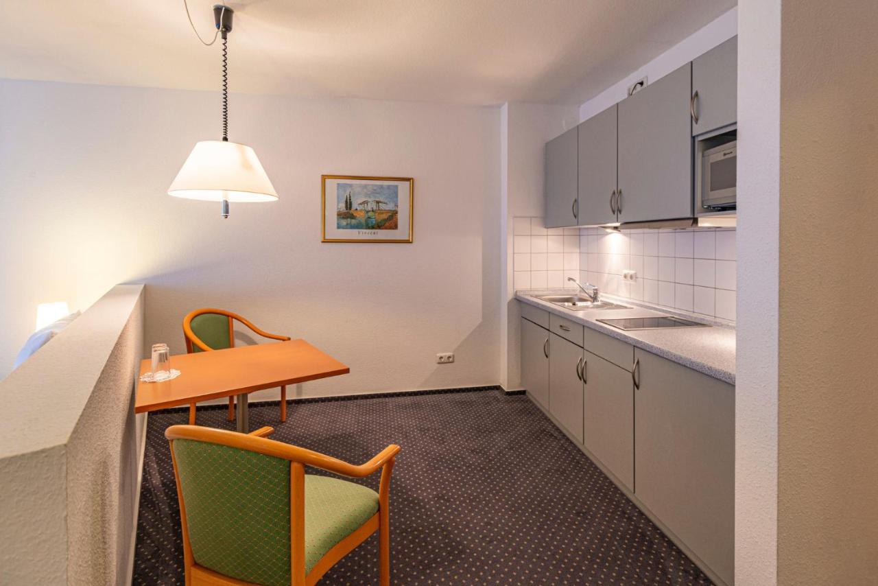 Hotel Rostock West Im "Kritzmow Park" 外观 照片