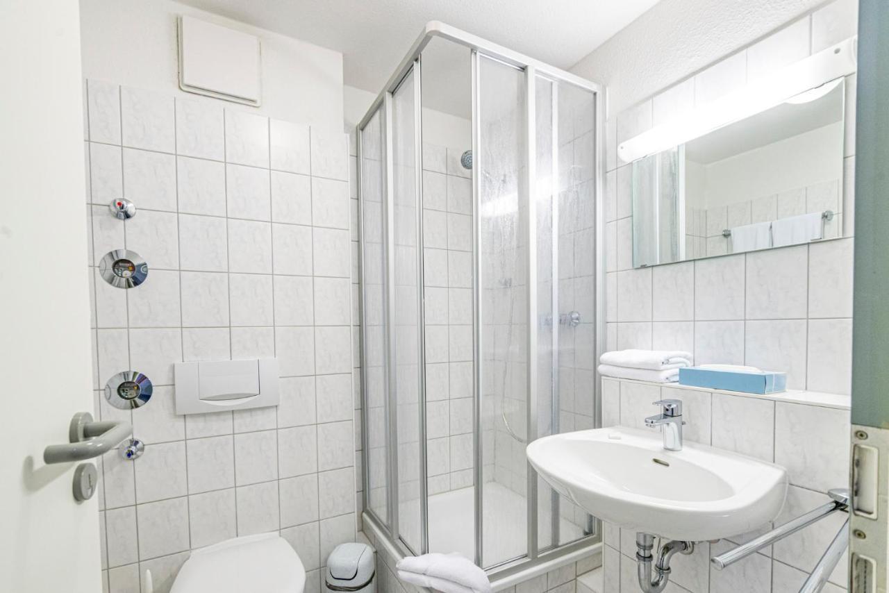 Hotel Rostock West Im "Kritzmow Park" 外观 照片